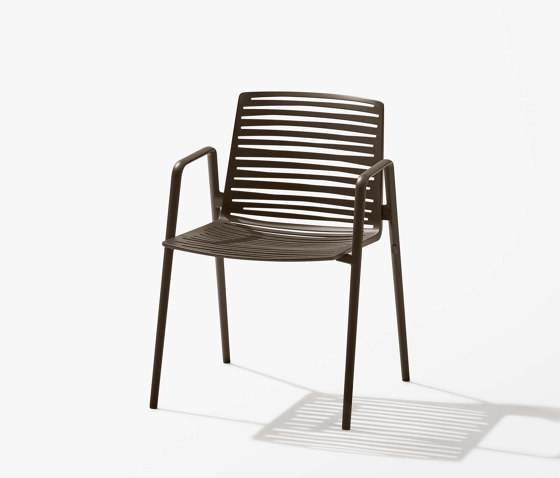 Zebra chair with armrests | Chaises | Fast