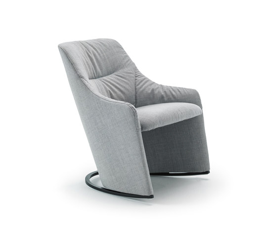 Nagi lounge chair with low backrest & soft upholstery | Armchairs | viccarbe