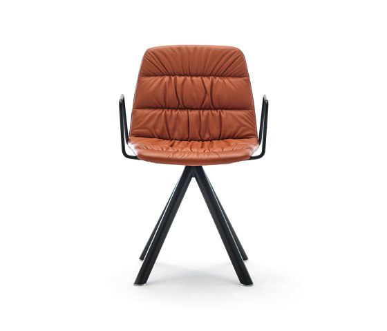 Maarten chair - wooden swivel base & soft upholstery | Chaises | viccarbe