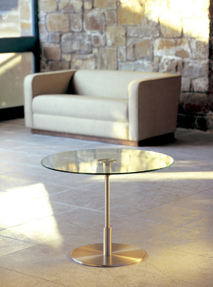 Diana baja Table | Furniture | Tables d'appoint | Santa & Cole