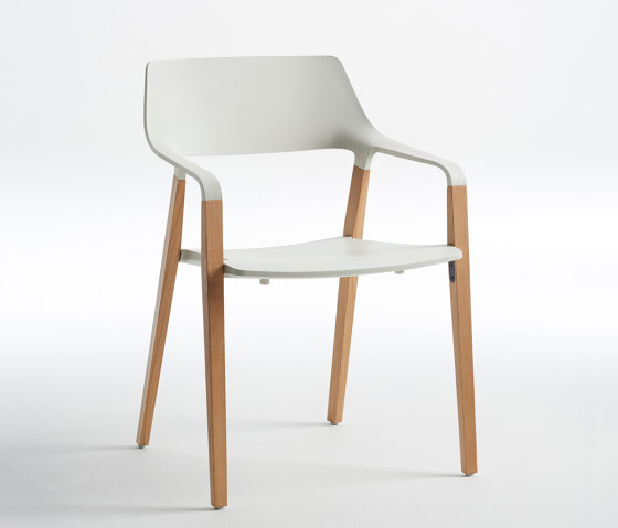 Reed | Chairs | Davis Furniture