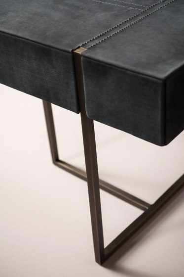 ICARO Night Table | Night stands | Baxter