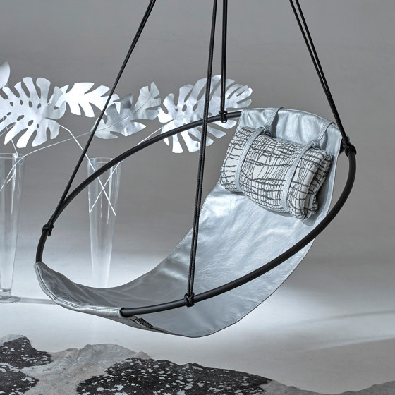 Sling Hanging Chair - Soft Leather Silver | Balancelles | Studio Stirling