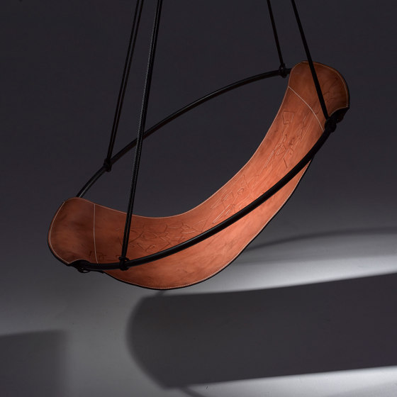 Sling Hanging Chair - Debossed Leather Geometrics | Schaukeln | Studio Stirling