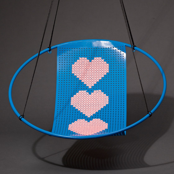 Embroidery Hanging Chair Swing Seat HEARTS | Balancelles | Studio Stirling