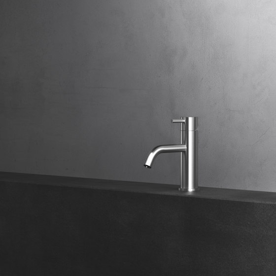 Como 01 | Wash basin taps | Vallone
