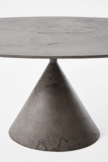Clay | table | Dining tables | Desalto