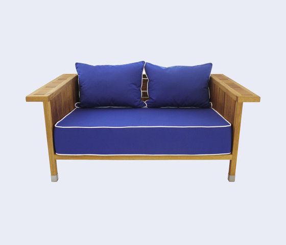 Sentosa 2 Seater Sofa | Divani | Harris & Harris