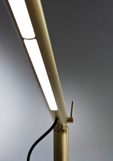Level | Floor Lamp | Lámparas de pie | Laurameroni