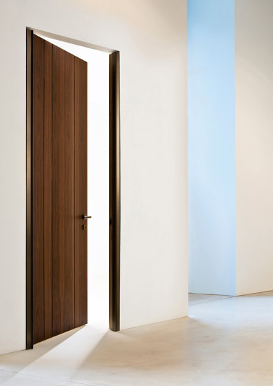 Line | Hinged Door | Internal doors | Laurameroni