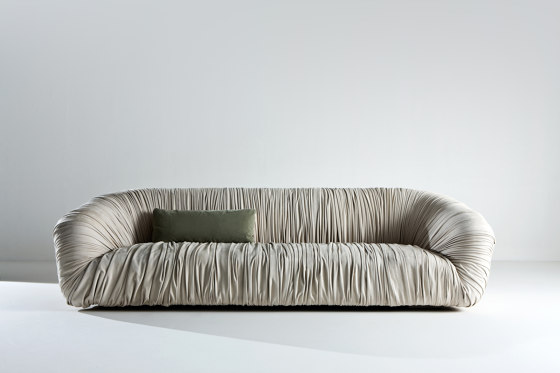 Drapé | Sofa by Laurameroni | Sofas