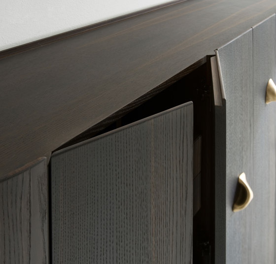 Collectionist | 
Kommode | Sideboards / Kommoden | Laurameroni