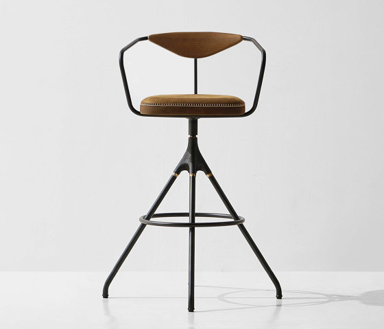 Akron Bar Stool With Backrest & Leather Seat | Barhocker | District Eight