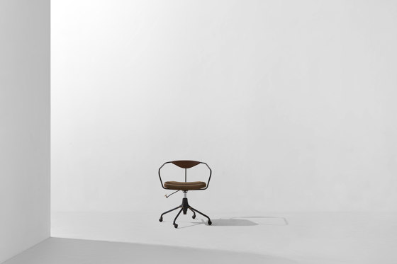 Akron Desk Chair | Sedie | District Eight