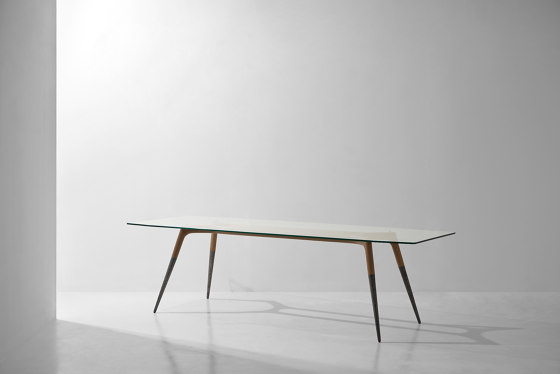 Assembly Table | Mesas comedor | District Eight