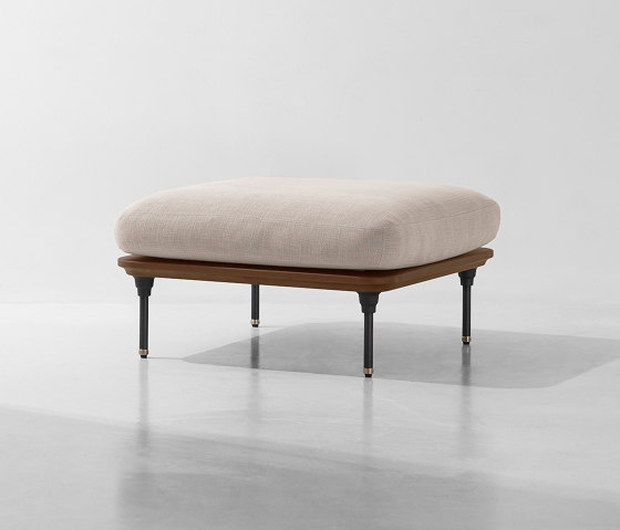 Distrikt Ottoman | Hocker | District Eight