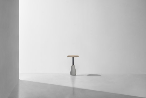 Exeter Side Table High | Tavolini alti | District Eight