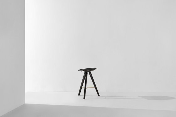 Theo Tractor Counter Stool | Barhocker | District Eight