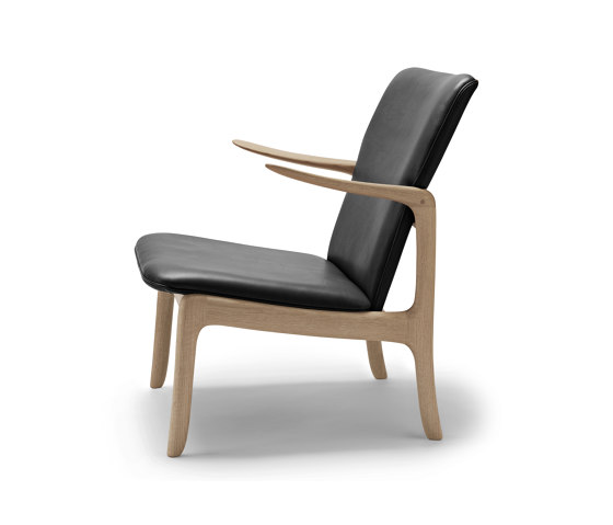 OW124 | Beak Chair | Armchairs | Carl Hansen & Søn