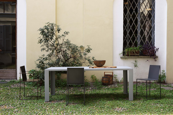 Big Irony Outdoor Table | Mesas comedor | ZEUS