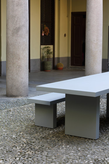 Tommaso Outdoor Table & Bench | Sistemas de mesas sillas | ZEUS