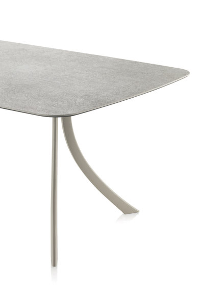 Falcata Outdoor rectangular dining table | Dining tables | Expormim