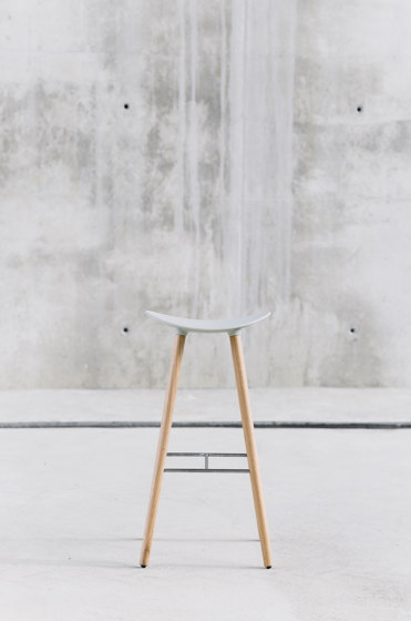 Coma Wood stool | Bar stools | ENEA