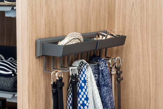 Pesolo Pull-Out Shelf | Furniture fittings | peka-system