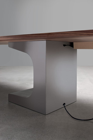 Niemeyer | Meeting Table | Mesas contract | Estel Group