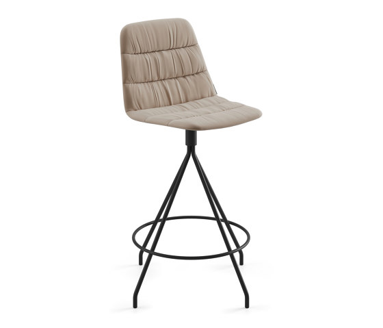 Maarten stool with swivel base counter height & soft upholstered high backrest | Bar stools | viccarbe