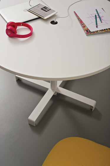 Sanmarino | Table | Standing tables | Estel Group