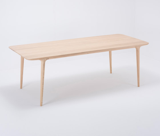Fawn table | 220x90 | Mesas comedor | Gazzda