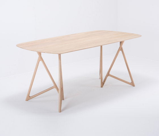 Koza table | 180x90 | oak | Dining tables | Gazzda