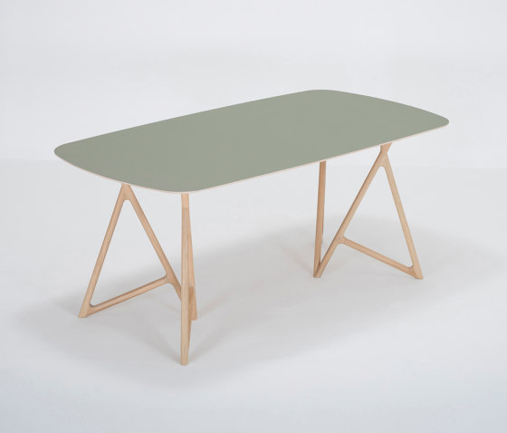 Koza table | 180x90 | linoleum | Esstische | Gazzda