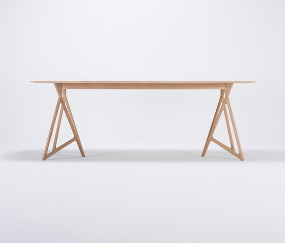 Koza table | 220x90 | oak | Dining tables | Gazzda