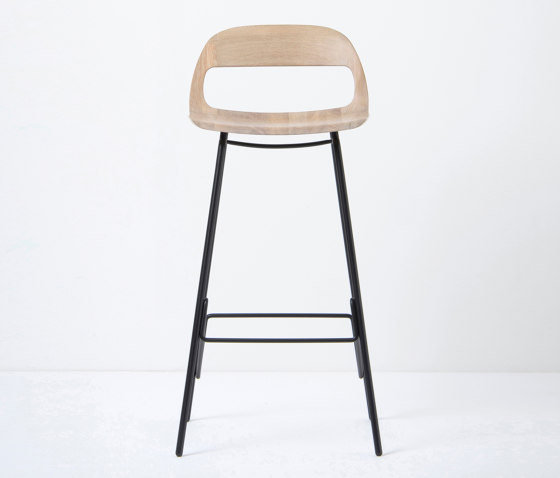 Leina | bar chair | Bar stools | Gazzda