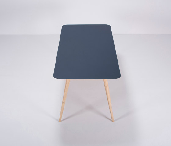 Stafa table | 200x90 | Linoleum | Esstische | Gazzda