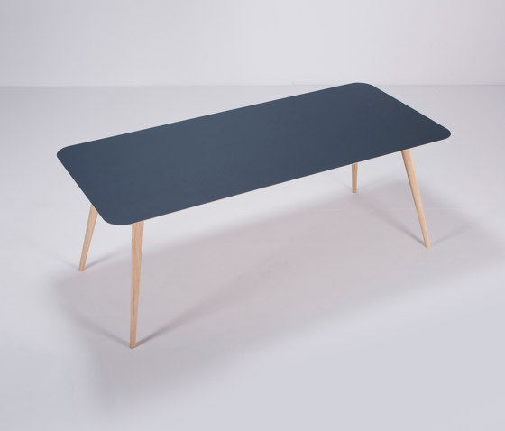 Stafa table | 200x90 | Linoleum | Mesas comedor | Gazzda