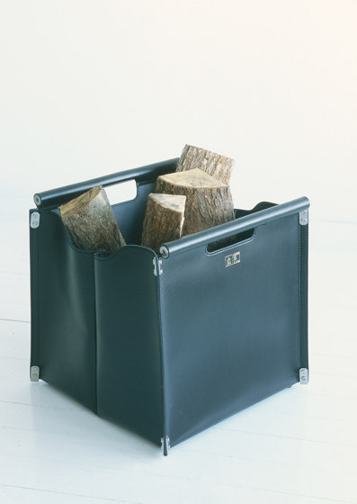 Borsa Lato 45 Leather Container | Accessori caminetti | conmoto
