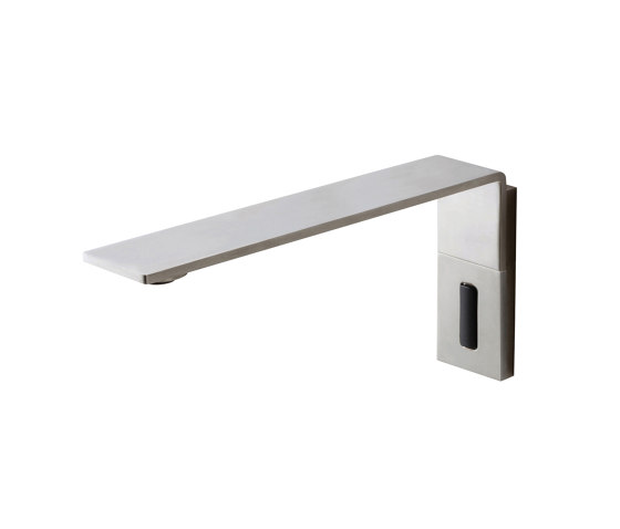 Emotion 5 mm electronical wall outlet 230 | Robinetterie pour lavabo | CONTI+