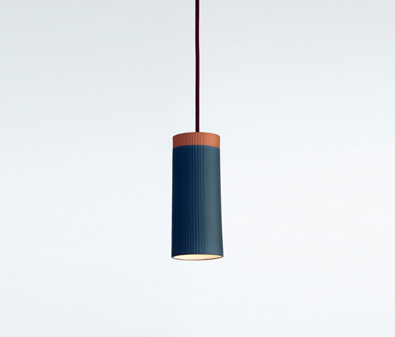 Rigatoni Blue (medium) | Lámparas de suspensión | Hand & Eye Studio