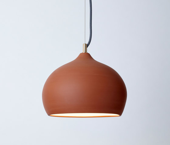Terracotta Medium (Unglazed) | Lámparas de suspensión | Hand & Eye Studio
