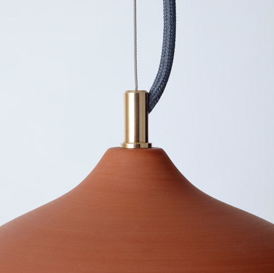 Terracotta Medium (Unglazed) | Lámparas de suspensión | Hand & Eye Studio