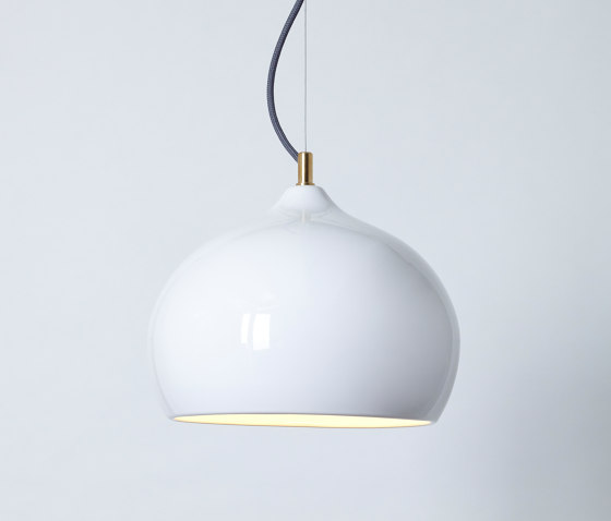 Super White Medium | Lámparas de suspensión | Hand & Eye Studio