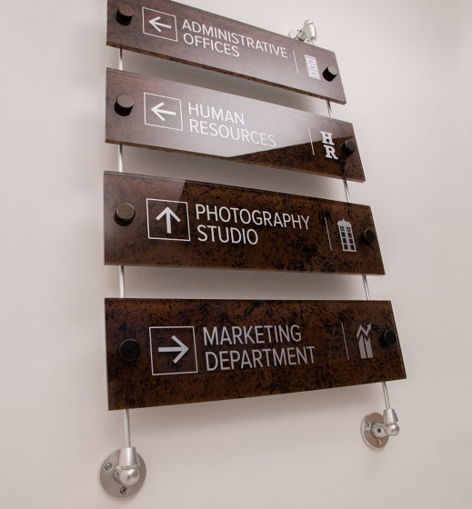 Rod Hanging Signs | Soportes para carteles | Gyford StandOff Systems®