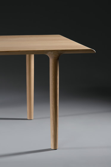 Alba table | Dining tables | Artisan
