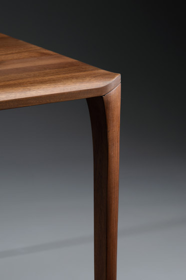 Swel table | Dining tables | Artisan