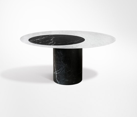 Proiezioni Dining Table Bianco Carrara / Nero Marquinia Ø160 h72 with inlay (Circle) | Dining tables | Salvatori