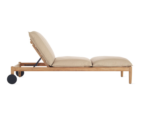 Terassi Chaise | Sun loungers | Design Within Reach