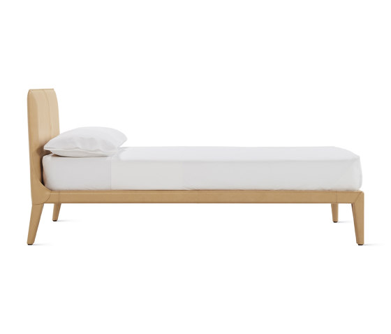 Vella Bed | Somieres / Armazones de cama | Design Within Reach